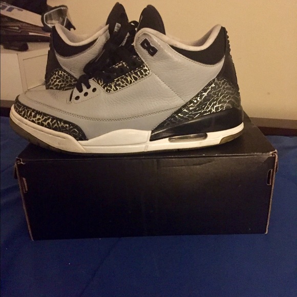 Jordan 3s wolf grey size 10 - Picture 4 of 4