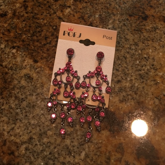 Never been worn. Pink chandelier earrings - Picture 2 of 3