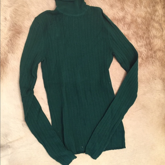 emerald green turtleneck sweater