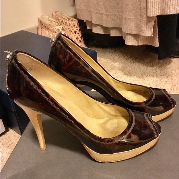 Stuart weitzman tortoise heels