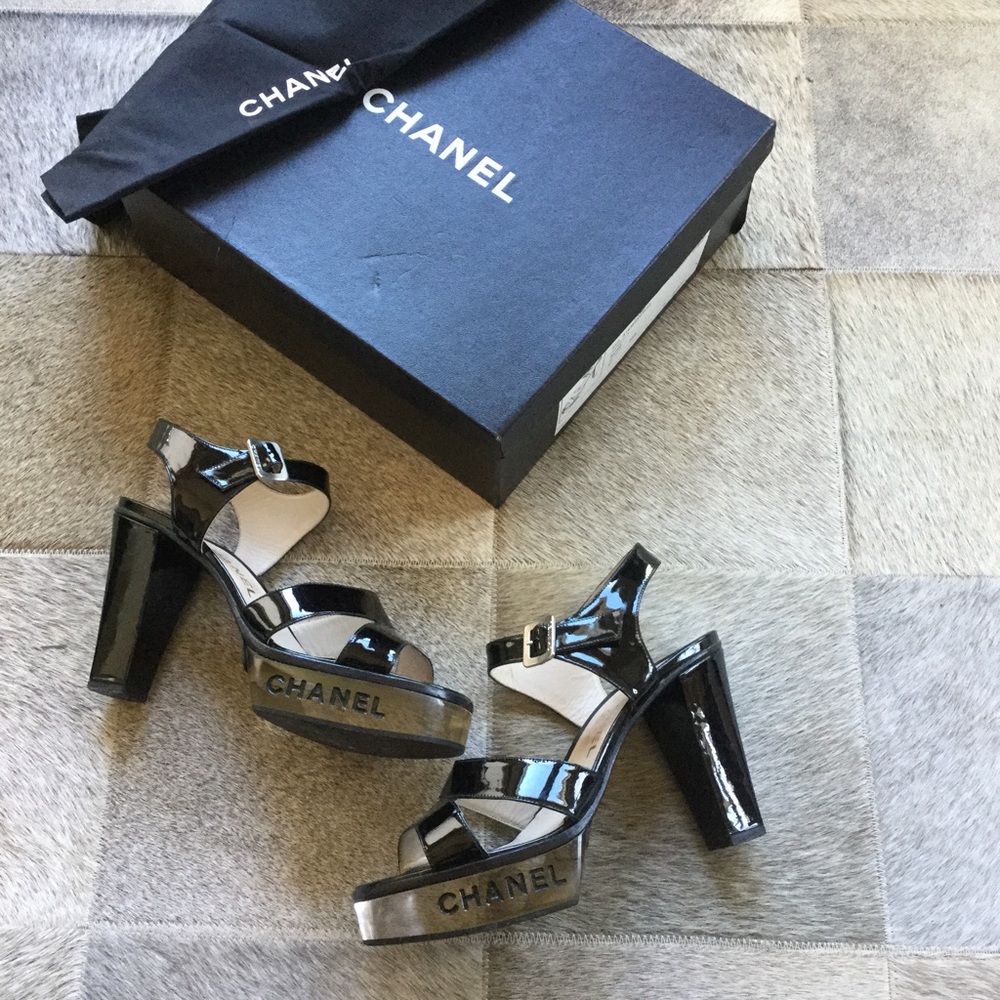 🛑SOLD🛑 Chanel Runway Lucite Platform Heels, 37 - Picture 2 of 8