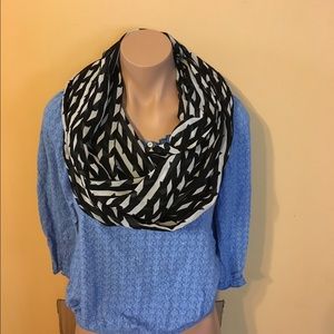 Calvin Klein white/black tube scarf