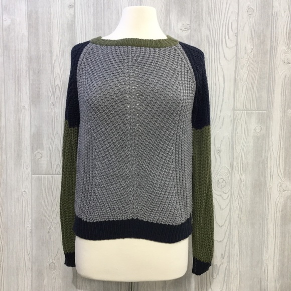 Contrast Colorblock Sweater - Picture 2 of 4