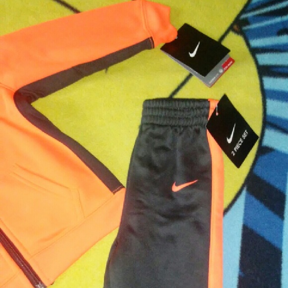 NWT Nike Therma Fit Suit - Picture 3 of 5