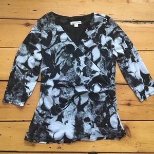 ColdWater Creek Sheer lined VNeck blouse