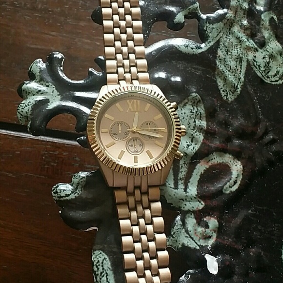 Gold fashion watch.