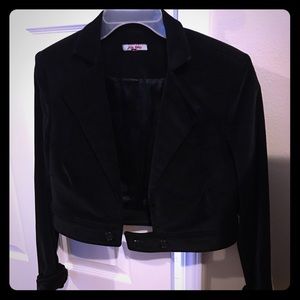 Black, crop fit blazer