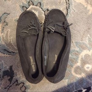 Gray Minnetonka moccasins sz 8.5