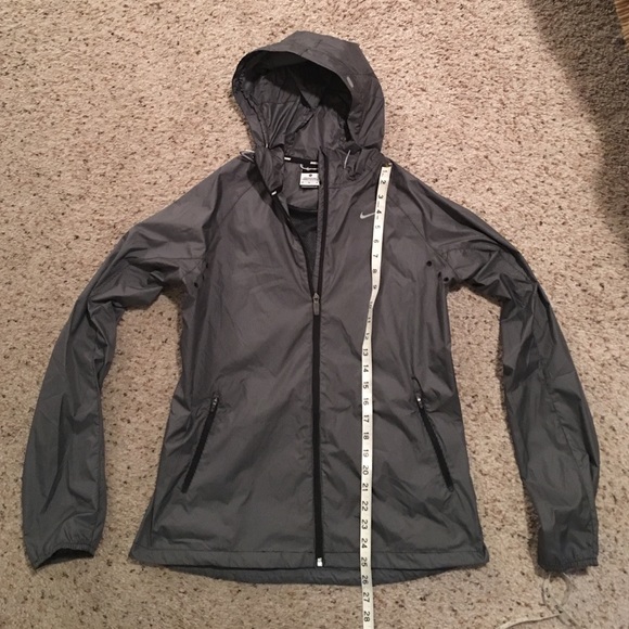 Nike women's medium running jacket