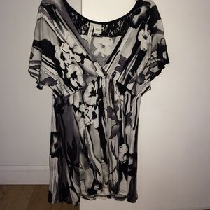 Full Tilt Gray Scale Top