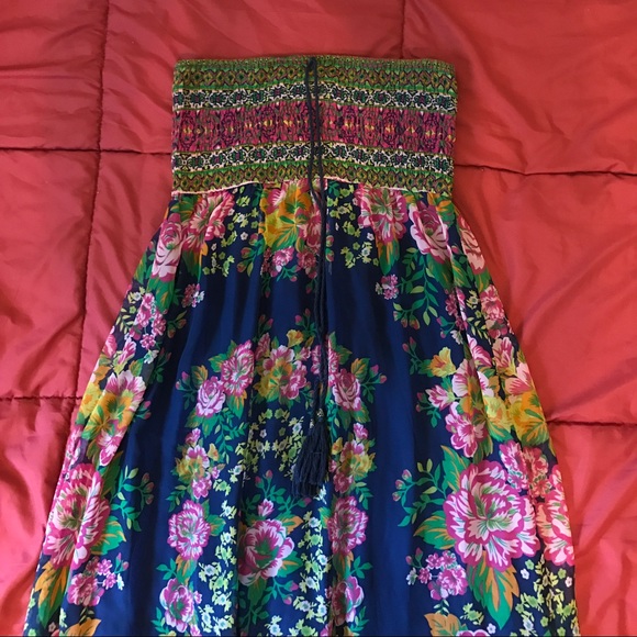 beautiful dress :) size L