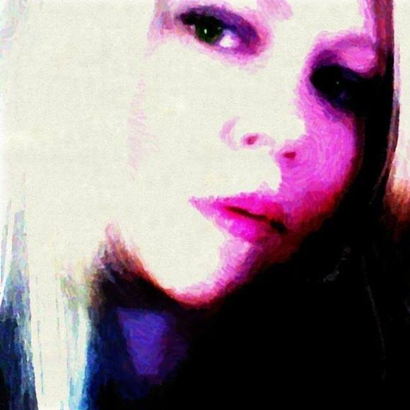 Meet your Posher, Tammy (Moda Belissima) - Picture 2 of 3