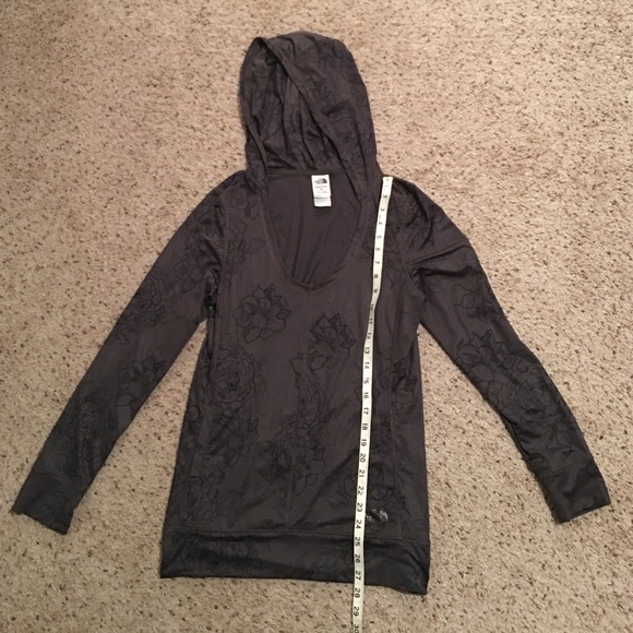 North Face women's medium pullover top