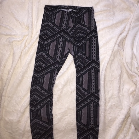 Printed black and grey leggings
