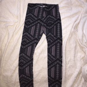 Printed black and grey leggings