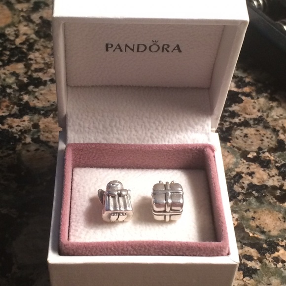 Pandora Angel & Present charms, with original box - Picture 4 of 4