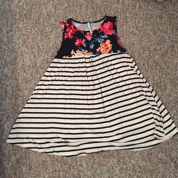 Sleeveless Floral Striped Top