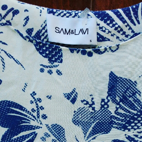 White and Blue Sam & Lavi 3/4 Sleeve Top - Picture 2 of 4