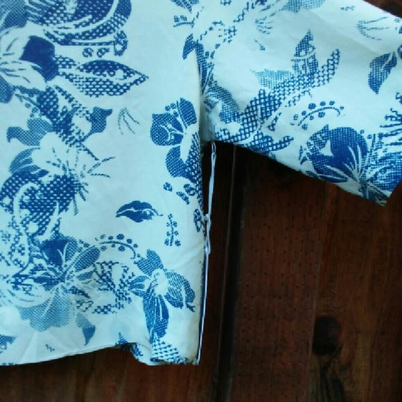 White and Blue Sam & Lavi 3/4 Sleeve Top - Picture 3 of 4