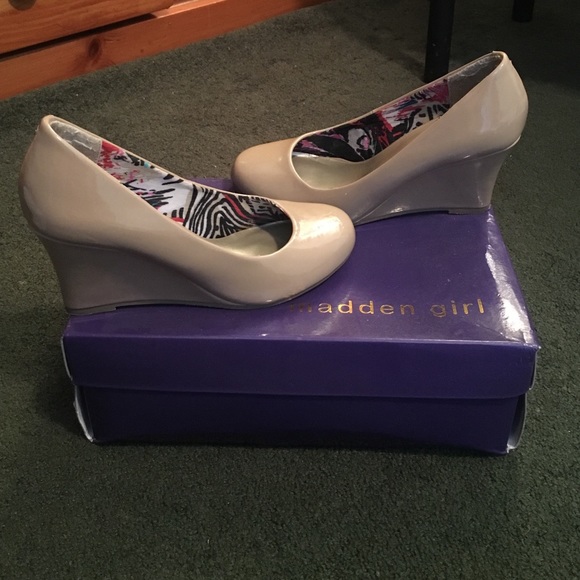 Tan wedges