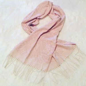 💗FREE WITH PURCHASE 💗Soft Pink Scarf