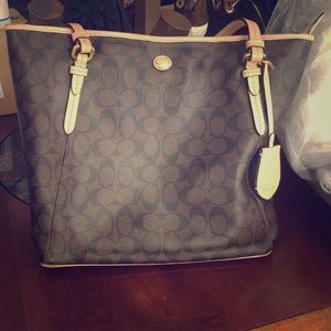Coach purse: Peyton signature zip top tote