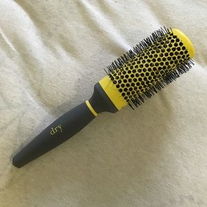 drybar full pint medium round brush