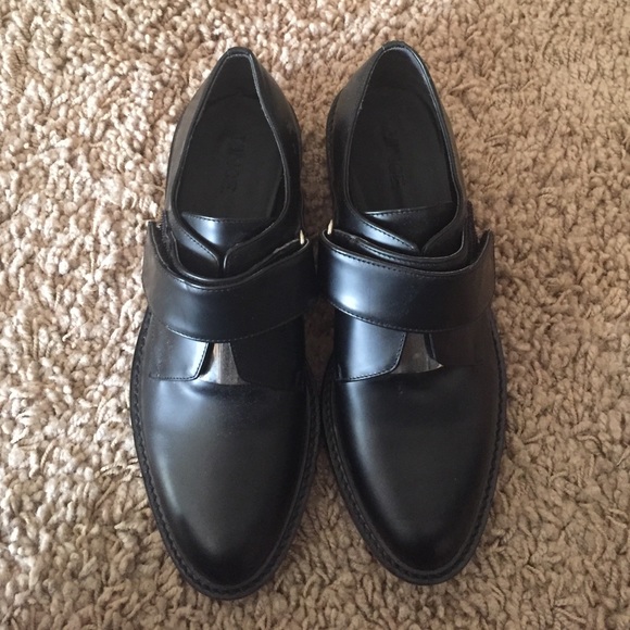 BRAND NEW VINCE leather loafer flats