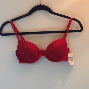 Calvin Klein 32C light push up bra in red