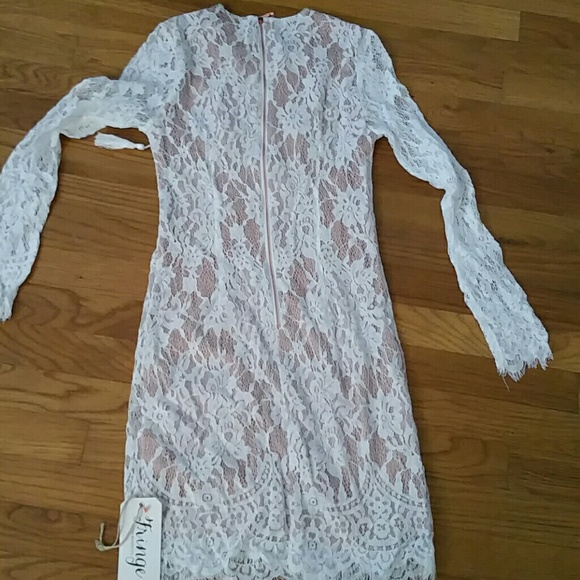 White lace front dress - Picture 3 of 3