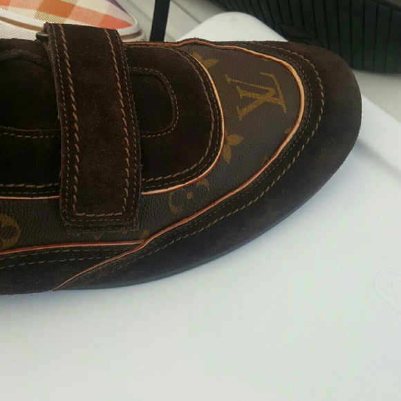 LOUSI VUITTON - Picture 2 of 4