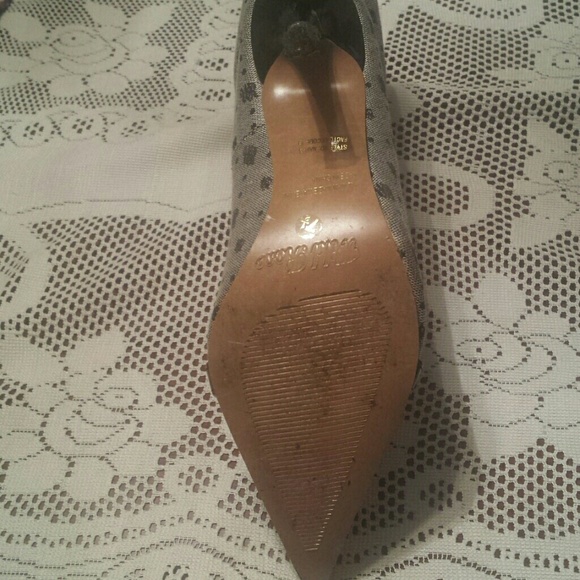 shoe - Picture 2 of 2