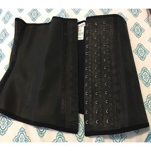 Waist trainer