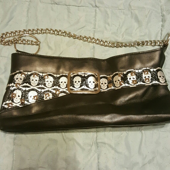 Black skull small hand bag.