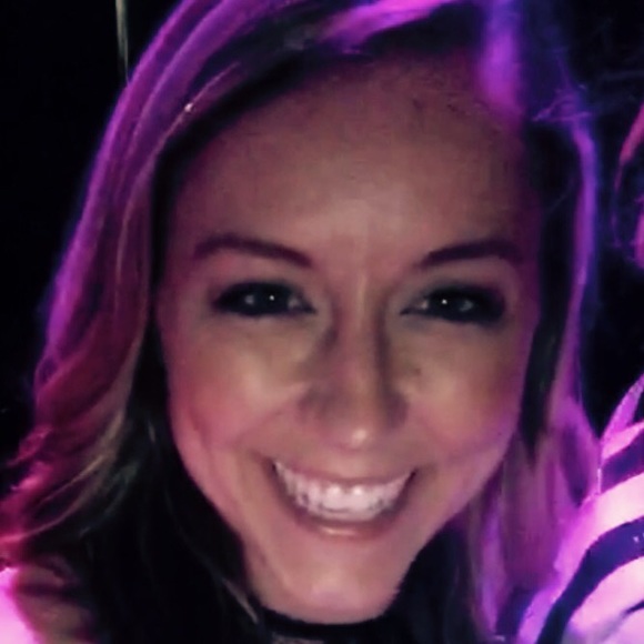 Meet your Posher, Kendra