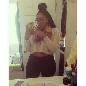 Meet your Posher, Mikyia