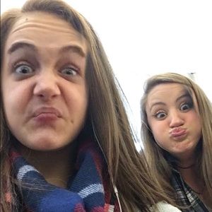 Meet your Posher, Lydia