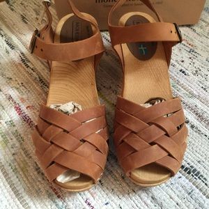 Moheda Betty clogs made in Sweden cognac brown.