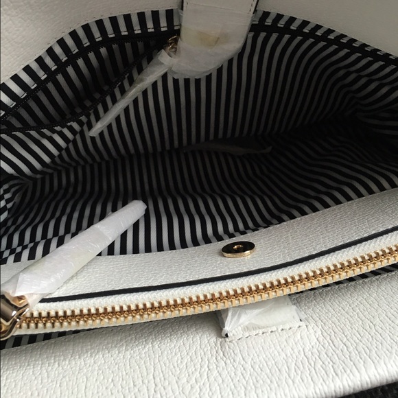 🚫SOLD🚫Pebbled Leather Kate Spade Tote (flawed!) - Picture 4 of 5