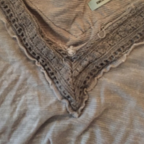 Shirt - Picture 2 of 4