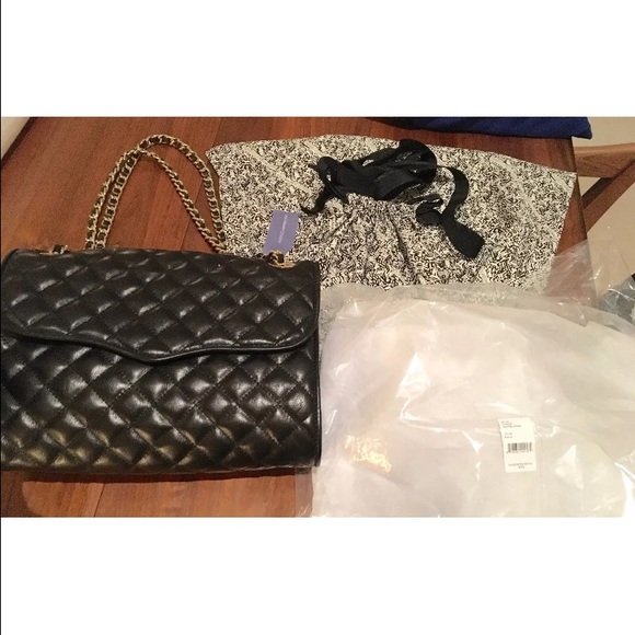 MINKOFF QUILTED AFFAIR BLACK LEATHER & GOLD*NEW❣️ - Picture 2 of 4