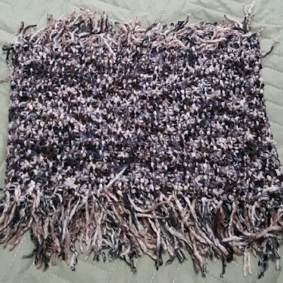 Beautiful hand knitted fringe Infiniti Scarf! - Picture 2 of 2