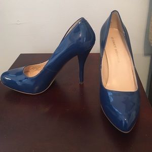 great condition Audrey Brooke electric blue pumps