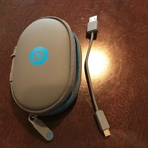 🎁Beats wireless case and charger🎁