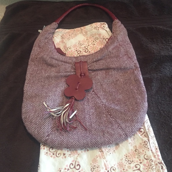 BCBG purse never used