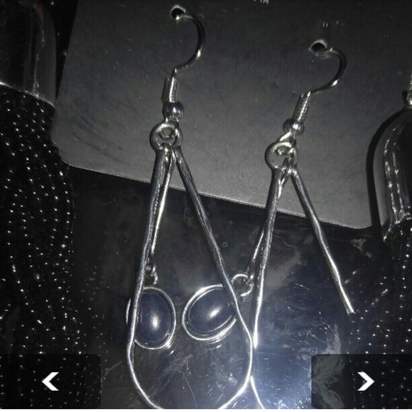 Jewelry bundle - Picture 2 of 3