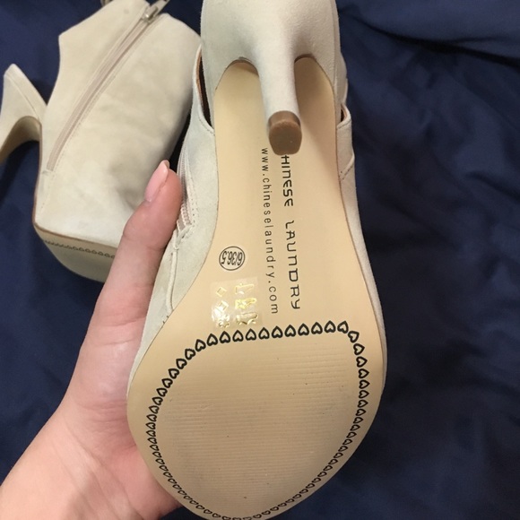 Chinese Laundry Jinxy Heel - Picture 3 of 3