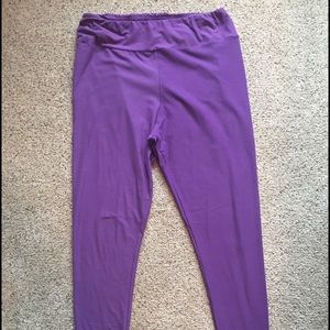 Lularoe Tall and Curvy leggings in Purple