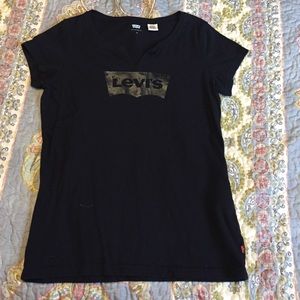 Black Levi's women's T-Shirt