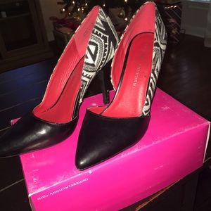Chinese Laundry holiday heels/pumps
